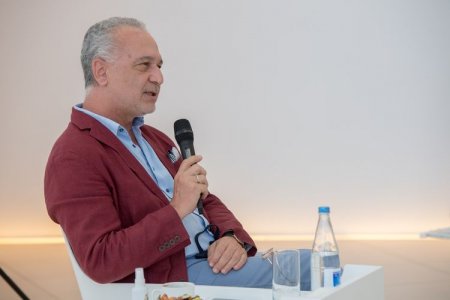 Prezidentin köməkçisi bir sıra ziyalı və ictimai xadimlərlə görüşüb - FOTO