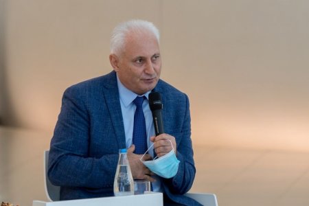 Prezidentin köməkçisi bir sıra ziyalı və ictimai xadimlərlə görüşüb - FOTO