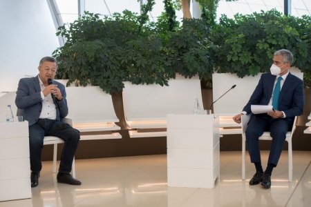 Prezidentin köməkçisi bir sıra ziyalı və ictimai xadimlərlə görüşüb - FOTO