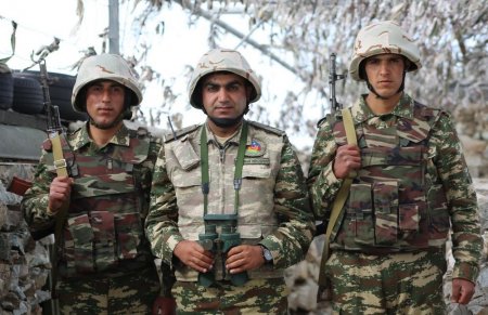 3 000 metr yüksəklikdə yerləşən bölmələrdə xidmət edən Azərbaycan əsgəri