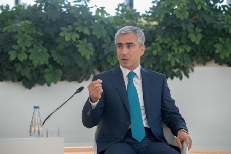 “Şöhrət” ordenli ən gənc məmur: o kimlərlə nələr danışdı?