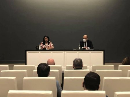 Yeni nazir Təhsil Nazirliyinin kollektivinə təqdim olundu