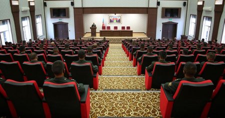 Əlahiddə Ümumqoşun Orduda gənc zabitlərlə təlim-metodiki toplantı keçirilib