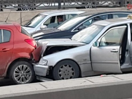 Bakıda 3 avtomobil toqquşdu