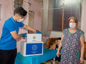 Фонд Гейдара Алиева передал праздничные паи более 100 тыс. малообеспеченных семей