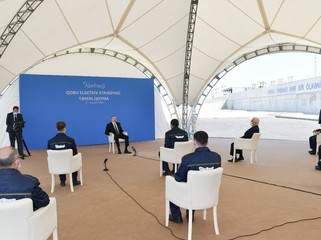 Президент Ильхам Алиев ознакомился со строительством электроподстанции "Гобу"