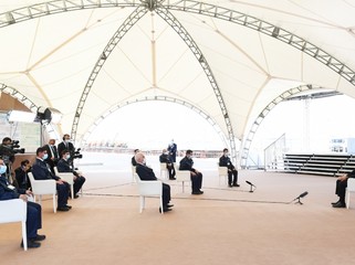 Президент Ильхам Алиев ознакомился со строительством электроподстанции "Гобу"