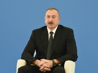 Президент Ильхам Алиев ознакомился со строительством электроподстанции "Гобу"