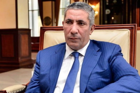 Siyavuş Novruzov YAP-dakı vəzifəsindən istefa verdi