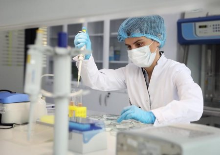 Dünyada ilk dəfə koronavirus vaksini qeydiyyatdan keçib