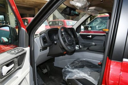 Prezident Bakıya gətirilən yeni taksilərlə tanış oldu - Fotolar 