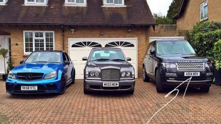 Məmur oğlunun bahalı avtomobil kolleksiyasının fotoları yayıldı: Bu pullar hardandır?