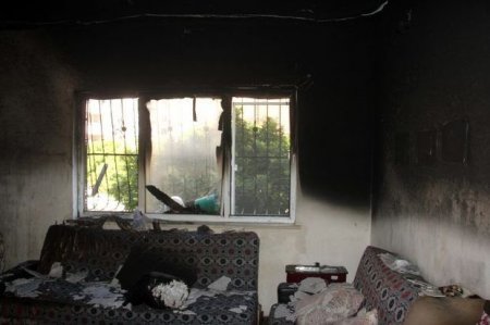 Narkotik aludəçisi içində anası və iki qızı olan evi yandırdı