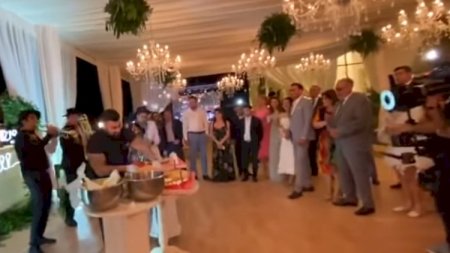 Məmurların karantin qadağalarını eyni anda pozmasına səbəb nədir?