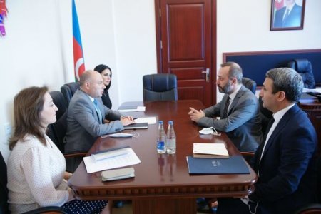 Azərbaycanda nazir müavini karantin qaydalarını pozdu — FOTO