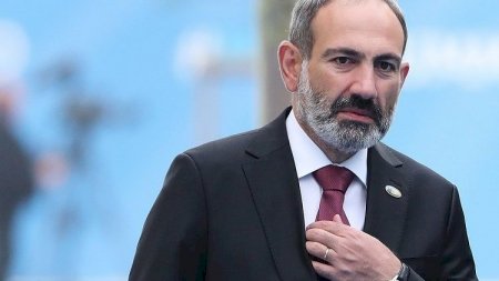 Paşinyan baş nazir postunu təhvil verdi
