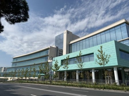 Prezident İlham Əliyev və Mehriban Əliyeva ADA Universitetinin iki yeni korpusunun açılışında iştirak ediblər Prezident İlham Əliyev və Mehriban Əliyeva ADA Universitetinin iki yeni korpusunun açılışında iştirak ediblər