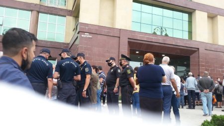 Yasamal sakinləri Samir Şərifovu İTTİHAM ETDİ - “Nazirlə icra başçısı pullarımızı mənimsəyib”