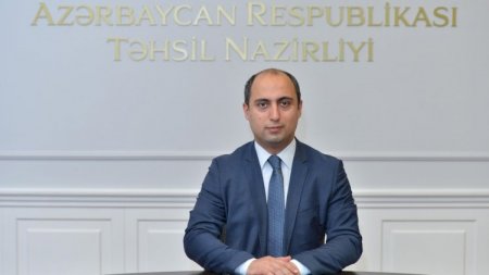 Nazir avtobus sürücüsü “işləyən” direktora töhmət verdi