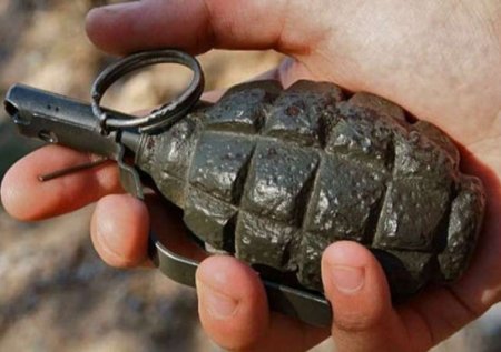 Ukrayna prezidentinin ofisi yaxınlığında silahlı şəxs saxlanılıb