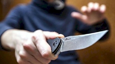 Bakıda ər arvadını bıçaqladı