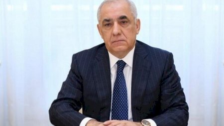 Baş nazir bu qərara dəyişiklik etdi - Bu şəxslərin maaşı 890 manat oldu