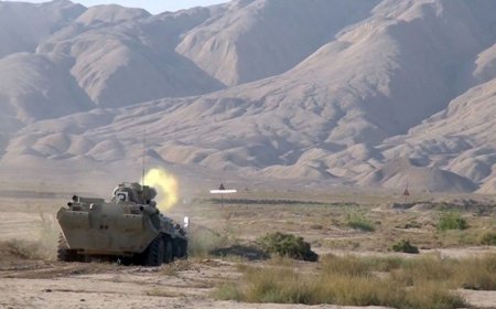 Azərbaycan Ordusunun zirehli texnikalarının təlimləri keçirilir — VİDEO