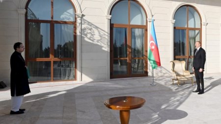 İlham Əliyev Pakistan diplomatını qəbul etdi