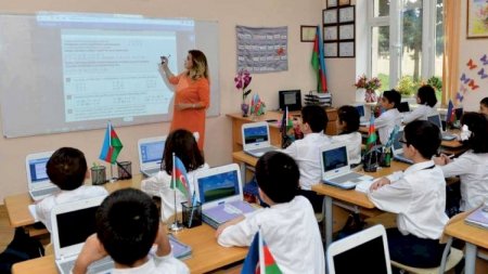 Təhsil Nazirliyi: Müəllimlərin izafi dərs yükü yaranmayıb
