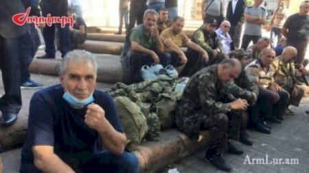 Erməni könüllüləri döyüşməkdən imtina etdi
