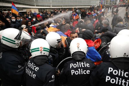 Ermənilər Brüsseldə iğtişaş yaratdı - Fotolar 