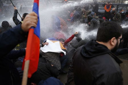 Ermənilər Brüsseldə iğtişaş yaratdı - Fotolar 