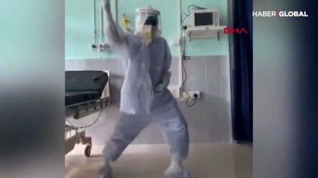 Koronaviruslu xəstələri müalicə edən həkim rəqsi ilə gündəm oldu - VİDEO