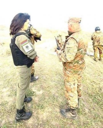 Paşinyanın arvadı döyüşə gedir - FOTO