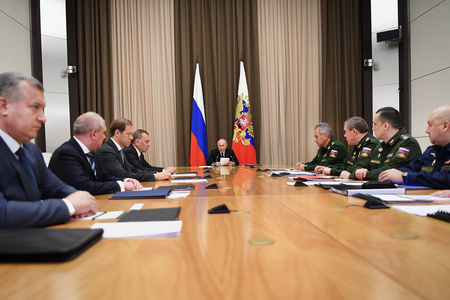 Müdafiə nazirindən Putinə:“Vladimir Vladimiroviç, biz sizdən qorxuruq” Müdafiə nazirindən Putinə:“Vladimir Vladimiroviç, biz sizdən qorxuruq”