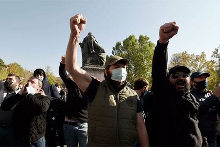 Ermənistan parlamenti qarşısında aksiya keçirilir