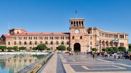 Ermənistanda prokurorlar qiyam edir