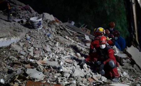 İzmirdə zəlzələdən ölənlərin sayı 79-a çatıb