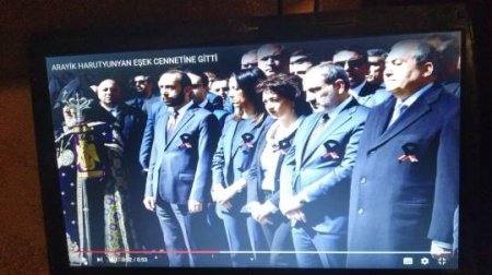 Qondarma rejimin qondarma rəhbərinin dəfn mərasimindən fotolar...