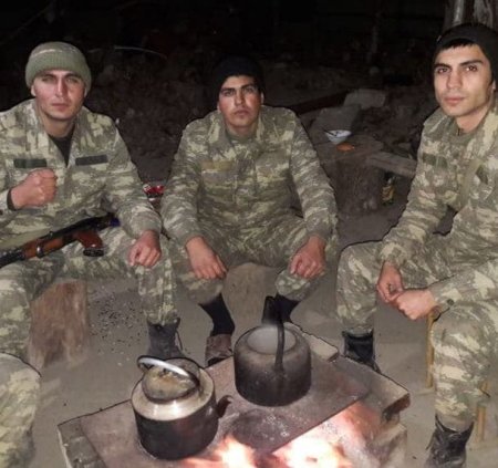 Sabiq nazirin oğlu da ön cəbhədə döyüşüb (FOTOLAR)