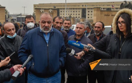 Erməni valideynlər Tonoyanla görüş tələb edir: “Övladlarımızı qaytarın” FOTO