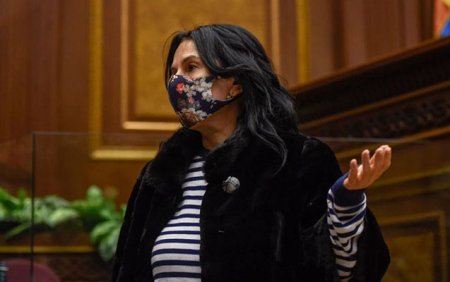 “Paşinyan, ətirlə konyakınızı qaytaracağam, istefa verin”