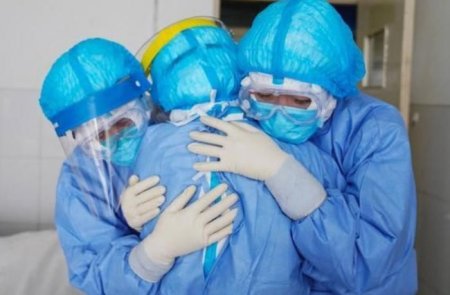 Koronavirusa yoluxan ata oğlunu xilas etmək üçün həyatını fəda etdi