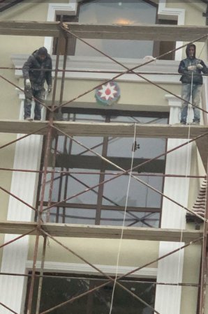 Moldoviyadakı həmyerlilərimiz redaksiyamıza müraciət etdi: «Biz səfirliyimizi öz doğma evimiz və ata ocağımız hesab edirik. Onun yeni binasının tikilməsi və Qələbə Paradı bizim üçün ikiqat sevincdir»