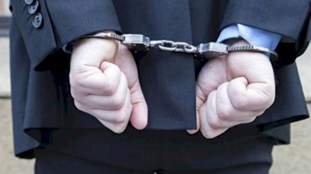 Azərbaycanda məmur həbs edildi