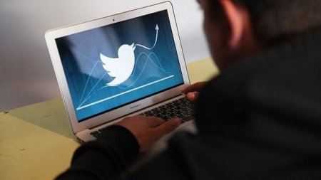“Twitter” koronavirusa qarşı peyvəndlər haqqında yanlış hesab etdiyi məlumatları siləcək