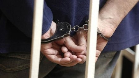 Rüşvət almaqda təqsirləndirilən sabiq rəis həbs edildi