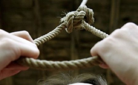 26 yaşlı qadın evinin hamamında asılı vəziyyətdə tapıldı