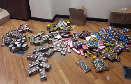 5 054 ədəd partlayıcı oyuncaq və pirotexniki məmulat götürülüb