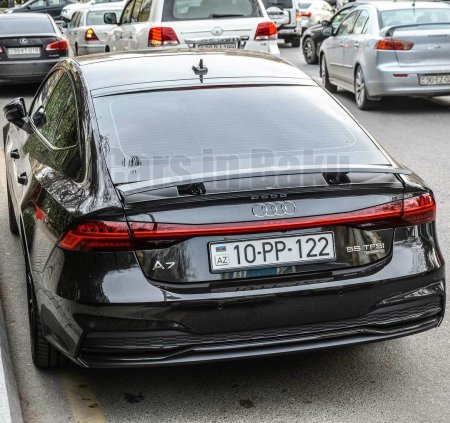 Bakıda lüks avtomobillə törədilən qəza: iş adamının oğlunun izi, itən kamera görüntüləri, 60 minlik zərər - TƏFƏRRÜAT 